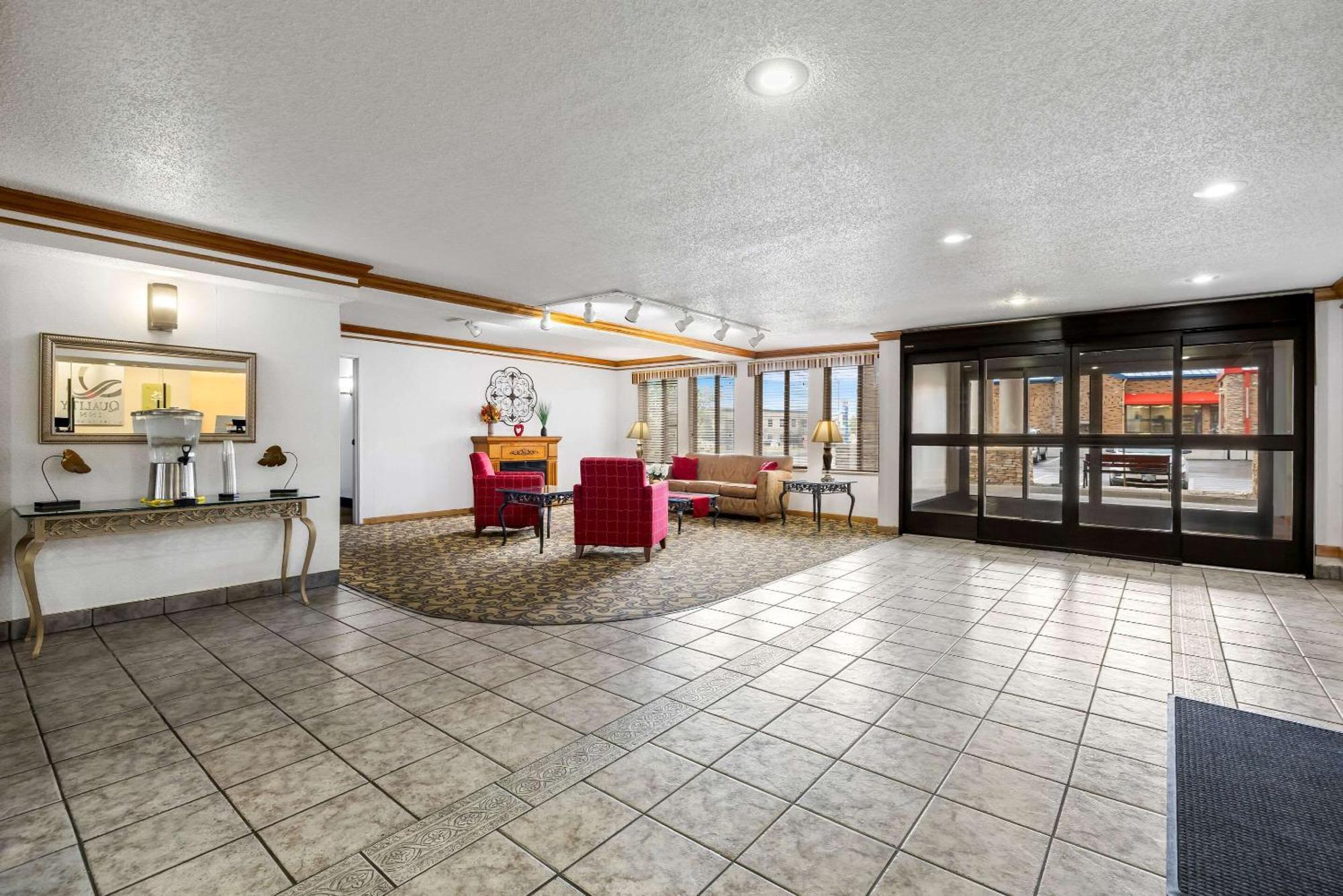 Quality Inn Near Monument Health Rapid City Hospital Dış mekan fotoğraf